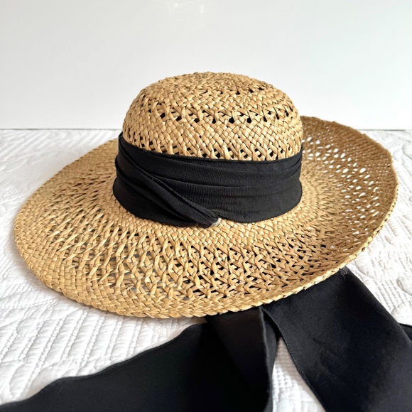 Natural Straw Hat Black Trim Tie Ribbon Round Hat
